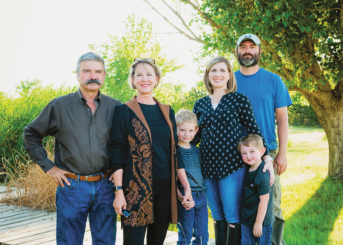 2019web_Vingo-Vineyards_Yoder-family_PLB_2826_LsWn19 (1)