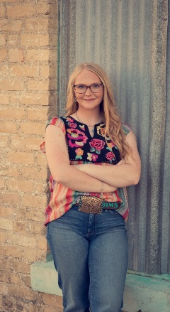 HEADSHOT Hallie Stojanik